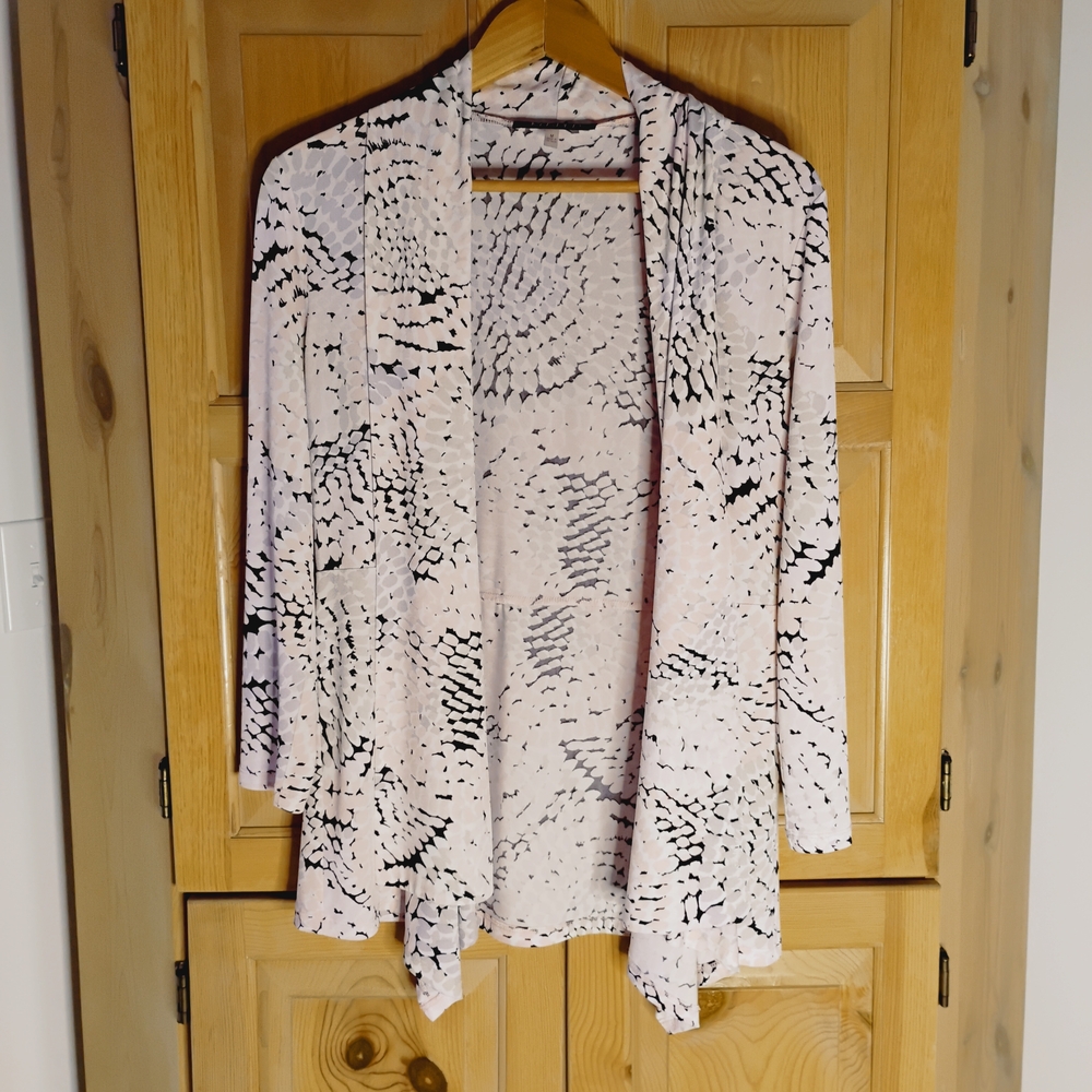 Kasper Black and Pink White Abstract Open-Front Waterfall Cardigan